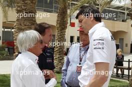 (L to R): Bernie Ecclestone (GBR) CEO Formula One Group (FOM) with Christian Horner (GBR) Red Bull Racing Team Principal; Niki Lauda (AUT) Mercedes Non-Executive Chairman and Toto Wolff (GER) Mercedes AMG F1 Shareholder and Executive Director. 21.04.2013. Formula 1 World Championship, Rd 4, Bahrain Grand Prix, Sakhir, Bahrain, Race Day