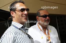 Carlos Slim Sr (MEX) Telmex and America Movil Chairman and Chief Executive (Right) with his son Carlos Slim Jr (MEX) (Left). 21.04.2013. Formula 1 World Championship, Rd 4, Bahrain Grand Prix, Sakhir, Bahrain, Race Day
