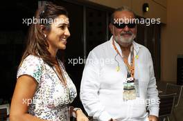 (L to R): Fabiana Flosi (BRA), fiance of Bernie Ecclestone (GBR) CEO Formula One Group (FOM) with Carlos Slim Sr (MEX) Telmex and America Movil Chairman and Chief Executive. 21.04.2013. Formula 1 World Championship, Rd 4, Bahrain Grand Prix, Sakhir, Bahrain, Race Day
