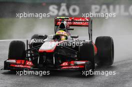 Sergio Perez (MEX) McLaren MP4-28. 22.11.2013. Formula 1 World Championship, Rd 19, Brazilian Grand Prix, Sao Paulo, Brazil, Practice Day.