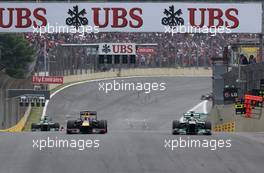 Mark Webber (AUS), Red Bull Racing and Nico Rosberg (GER), Mercedes GP  24.11.2013. Formula 1 World Championship, Rd 19, Brazilian Grand Prix, Sao Paulo, Brazil, Race Day.