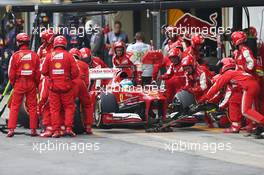 Fernando Alonso (ESP) Ferrari F138 pit stop. 24.11.2013. Formula 1 World Championship, Rd 19, Brazilian Grand Prix, Sao Paulo, Brazil, Race Day.