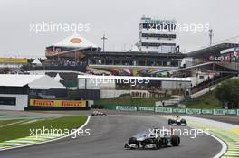 Valtteri Bottas (FIN) Williams FW35 locks up under braking. 24.11.2013. Formula 1 World Championship, Rd 19, Brazilian Grand Prix, Sao Paulo, Brazil, Race Day.