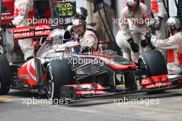 Jenson Button (GBR) McLaren pit stop. 24.11.2013. Formula 1 World Championship, Rd 19, Brazilian Grand Prix, Sao Paulo, Brazil, Race Day.