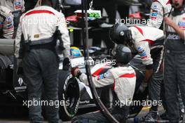 Esteban Gutierrez (MEX) Sauber pit stop. 24.11.2013. Formula 1 World Championship, Rd 19, Brazilian Grand Prix, Sao Paulo, Brazil, Race Day.