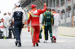 (L to R): Pastor Maldonado (VEN) Williams and Felipe Massa (BRA) Ferrari at the end of season drivers photograph. 24.11.2013. Formula 1 World Championship, Rd 19, Brazilian Grand Prix, Sao Paulo, Brazil, Race Day.