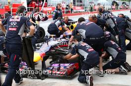 Sebastian Vettel (GER) Red Bull Racing RB9 practices a pit stop. 07.06.2013. Formula 1 World Championship, Rd 7, Canadian Grand Prix, Montreal, Canada, Practice Day.