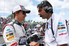 (L to R): Esteban Gutierrez (MEX) Sauber on the grid with Francesco Nenci (ITA) Sauber Race Engineer. 09.06.2013. Formula 1 World Championship, Rd 7, Canadian Grand Prix, Montreal, Canada, Race Day.
