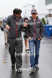 (L to R): Francesco Nenci (ITA) Sauber Race Engineer with Esteban Gutierrez (MEX) Sauber. 06.06.2013. Formula 1 World Championship, Rd 7, Canadian Grand Prix, Montreal, Canada, Preparation Day.