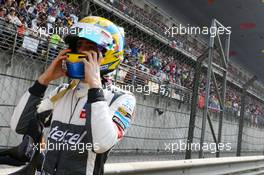 Esteban Gutierrez (MEX) Sauber on the grid. 14.04.2013. Formula 1 World Championship, Rd 3, Chinese Grand Prix, Shanghai, China, Race Day.
