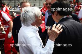 Bernie Ecclestone (GBR) CEO Formula One Group (FOM) on the grid. 14.04.2013. Formula 1 World Championship, Rd 3, Chinese Grand Prix, Shanghai, China, Race Day.