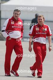 (L to R): Pat Fry (GBR) Ferrari Deputy Technical Director and Head of Race Engineering with Lawrence Hodge (GBR) Ferarri Aerodynamics. 13.04.2013. Formula 1 World Championship, Rd 3, Chinese Grand Prix, Shanghai, China, Qualifying Day.