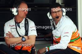 (L to R): Jakob Andreasen (GBR) Sahara Force India Chief Engineer with Bradley Joyce (GBR) Sahara Force India F1 Race Engineer. 13.04.2013. Formula 1 World Championship, Rd 3, Chinese Grand Prix, Shanghai, China, Qualifying Day.