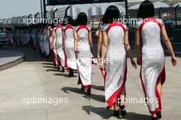 Grid girls on the drivers parade. 14.04.2013. Formula 1 World Championship, Rd 3, Chinese Grand Prix, Shanghai, China, Race Day.