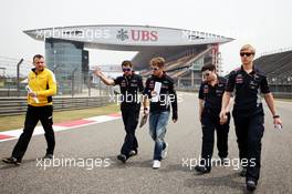 Sebastian Vettel (GER) Red Bull Racing walks the circuit. 11.04.2013. Formula 1 World Championship, Rd 3, Chinese Grand Prix, Shanghai, China, Preparation Day.