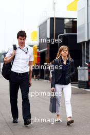 (L to R): Toto Wolff (GER) Mercedes AMG F1 Shareholder and Executive Director with his wife Susie Wolff (GBR) Williams Development Driver. 10.05.2013. Formula 1 World Championship, Rd 5, Spanish Grand Prix, Barcelona, Spain, Practice Day