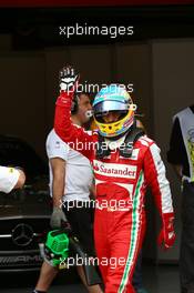 Fernando Alonso (ESP) Ferrari waves to his fans. 10.05.2013. Formula 1 World Championship, Rd 5, Spanish Grand Prix, Barcelona, Spain, Practice Day