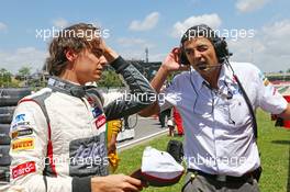 (L to R): Esteban Gutierrez (MEX) Sauber with Francesco Nenci (ITA) Sauber Race Engineer on the grid. 12.05.2013. Formula 1 World Championship, Rd 5, Spanish Grand Prix, Barcelona, Spain, Race Day