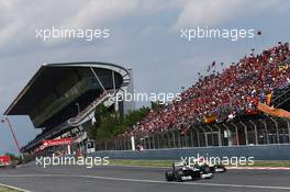 Pastor Maldonado (VEN) Williams FW35 and Adrian Sutil (GER) Sahara Force India VJM06. 12.05.2013. Formula 1 World Championship, Rd 5, Spanish Grand Prix, Barcelona, Spain, Race Day