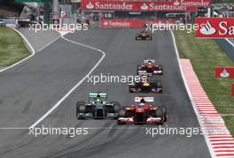 Nico Rosberg (GER), Mercedes GP and Fernando Alonso (ESP), Scuderia Ferrari  12.05.2013. Formula 1 World Championship, Rd 5, Spanish Grand Prix, Barcelona, Spain, Race Day