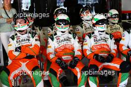Sahara Force India F1 Team mechanics. 12.05.2013. Formula 1 World Championship, Rd 5, Spanish Grand Prix, Barcelona, Spain, Race Day