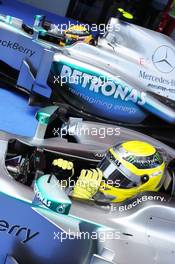 Pole sitter Nico Rosberg (GER) Mercedes AMG F1 W04 in parc ferme with Lewis Hamilton (GBR) Mercedes AMG F1 W04. 11.05.2013. Formula 1 World Championship, Rd 5, Spanish Grand Prix, Barcelona, Spain, Qualifying Day