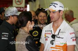 Adrian Sutil (GER) Sahara Force India F1 with Michelle Yeoh (MAL). 12.05.2013. Formula 1 World Championship, Rd 5, Spanish Grand Prix, Barcelona, Spain, Race Day
