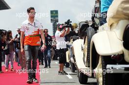 Adrian Sutil (GER) Sahara Force India F1 on the drivers parade. 12.05.2013. Formula 1 World Championship, Rd 5, Spanish Grand Prix, Barcelona, Spain, Race Day