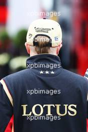 New haircut for Kimi Raikkonen (FIN) Lotus F1 Team. 28.06.2013. Formula 1 World Championship, Rd 8, British Grand Prix, Silverstone, England, Practice Day.