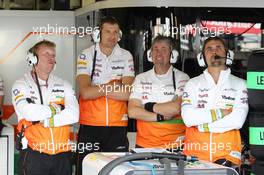 Sahara Force India F1 Team mechanics. 29.06.2013. Formula 1 World Championship, Rd 8, British Grand Prix, Silverstone, England, Qualifying Day.