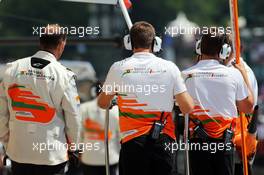 Sahara Force India F1 Team mechanics in the pits. 26.07.2013. Formula 1 World Championship, Rd 10, Hungarian Grand Prix, Budapest, Hungary, Practice Day