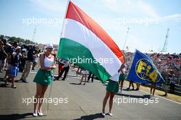 Grid girls with the Hungarian flag. 28.07.2013. Formula 1 World Championship, Rd 10, Hungarian Grand Prix, Budapest, Hungary, Race Day