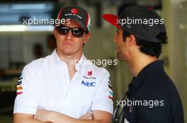 (L to R): Nico Hulkenberg (GER) Sauber with Daniel Ricciardo (AUS) Scuderia Toro Rosso. 28.07.2013. Formula 1 World Championship, Rd 10, Hungarian Grand Prix, Budapest, Hungary, Race Day