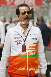 Subrata Roy Sahara (IND) Sahara Chairman on the grid. 27.10.2013. Formula 1 World Championship, Rd 16, Indian Grand Prix, New Delhi, India, Race Day.