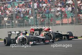 Esteban Gutierrez (MEX), Sauber F1 Team and Romain Grosjean (FRA), Lotus F1 Team  27.10.2013. Formula 1 World Championship, Rd 16, Indian Grand Prix, New Delhi, India, Race Day.