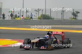 Daniel Ricciardo (AUS) Scuderia Toro Rosso STR8. 26.10.2013. Formula 1 World Championship, Rd 16, Indian Grand Prix, New Delhi, India, Qualifying Day.