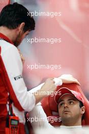 Felipe Massa (BRA) Ferrari with Rob Smedley (GBR) Ferrari Race Engineer.