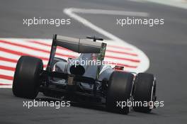 Nico Hulkenberg (GER) Sauber C32 leaves the pits. 26.10.2013. Formula 1 World Championship, Rd 16, Indian Grand Prix, New Delhi, India, Qualifying Day.