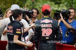 Daniel Ricciardo (AUS) Scuderia Toro Rosso with the media. 26.10.2013. Formula 1 World Championship, Rd 16, Indian Grand Prix, New Delhi, India, Qualifying Day.