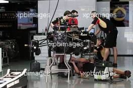 Lotus F1 E21 is prepared in the pits. 24.10.2013. Formula 1 World Championship, Rd 16, Indian Grand Prix, New Delhi, India, Preparation Day.