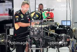 Lotus F1 Team mechanics 24.10.2013. Formula 1 World Championship, Rd 16, Indian Grand Prix, New Delhi, India, Preparation Day.