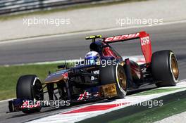 Daniel Ricciardo (AUS) Scuderia Toro Rosso STR8. 06.09.2013. Formula 1 World Championship, Rd 12, Italian Grand Prix, Monza, Italy, Practice Day.