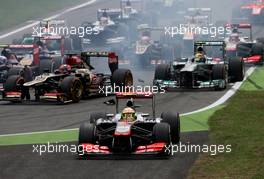 Start of the race, Sergio Perez (MEX), McLaren Mercedes  08.09.2013. Formula 1 World Championship, Rd 12, Italian Grand Prix, Monza, Italy, Race Day.