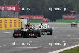 Kimi Raikkonen (FIN), Lotus F1 Team and Lewis Hamilton (GBR), Mercedes Grand Prix  08.09.2013. Formula 1 World Championship, Rd 12, Italian Grand Prix, Monza, Italy, Race Day.