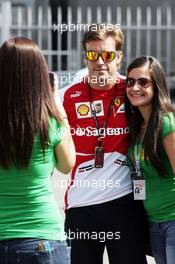 Fernando Alonso (ESP) Ferrari with fans. 05.09.2013. Formula 1 World Championship, Rd 12, Italian Grand Prix, Monza, Italy, Preparation Day.