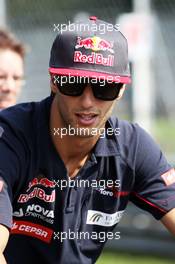 Daniel Ricciardo (AUS) Scuderia Toro Rosso rides the circuit. 05.09.2013. Formula 1 World Championship, Rd 12, Italian Grand Prix, Monza, Italy, Preparation Day.