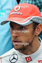 Jenson Button (GBR) McLaren with the media. 05.02.2013. Formula One Testing, Day One, Jerez, Spain.