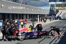 Mark Webber (AUS) Red Bull Racing pushed back in the pits. 05.02.2013. Formula One Testing, Day One, Jerez, Spain.