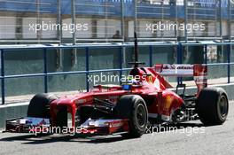 Felipe Massa (BRA) Ferrari F138 leaves the pits. 05.02.2013. Formula One Testing, Day One, Jerez, Spain.