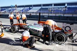 Paul di Resta (GBR) Sahara Force India VJM06 in the pits. 05.02.2013. Formula One Testing, Day One, Jerez, Spain.